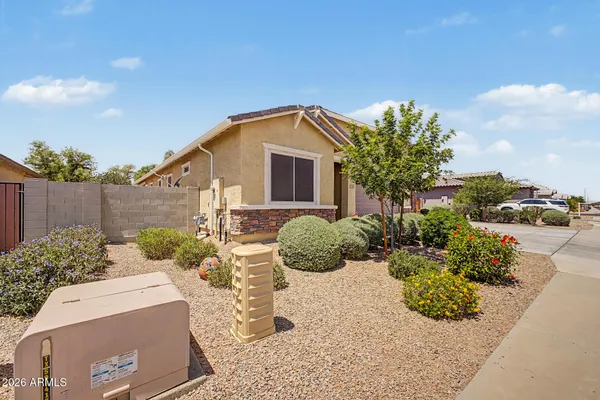 2493 N CASA GRANDE AVE