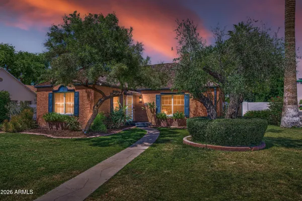 130 E ALVARADO RD