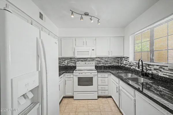 455 S MESA DR 175