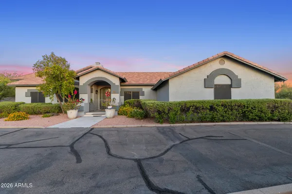 4839 E CALLE DE LOS ARBOLES -- --