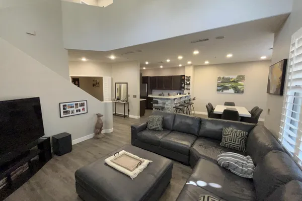 7445 E EAGLE CREST DR 1064