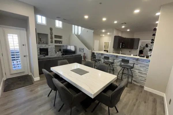 7445 E EAGLE CREST DR 1064