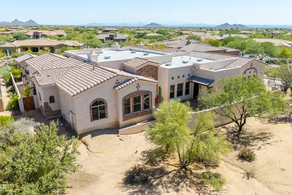9817 E WINTER SUN DR