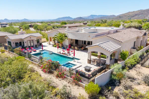 9817 E WINTER SUN DR