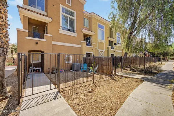 2450 W GLENROSA AVE 41