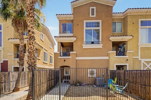 2450 W GLENROSA AVE 41