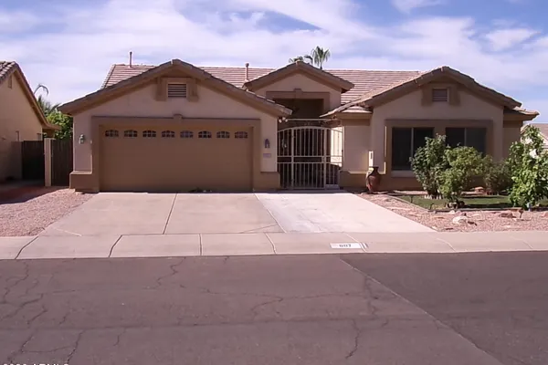 607 W VILLA RITA DR