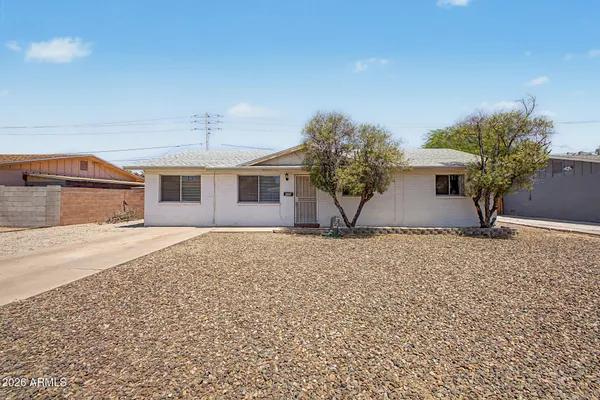 620 E VISTA DEL CERRO DR