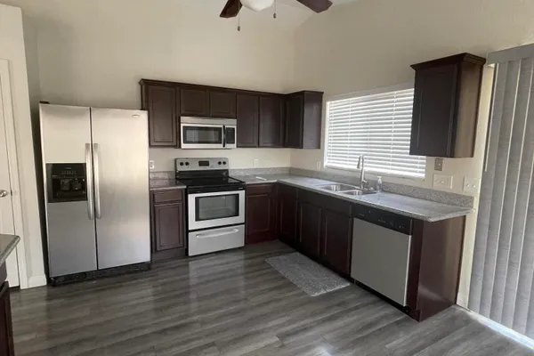 4020 W CAMINO VIVAZ -- --