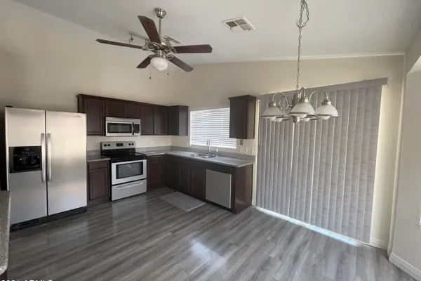 4020 W CAMINO VIVAZ -- --