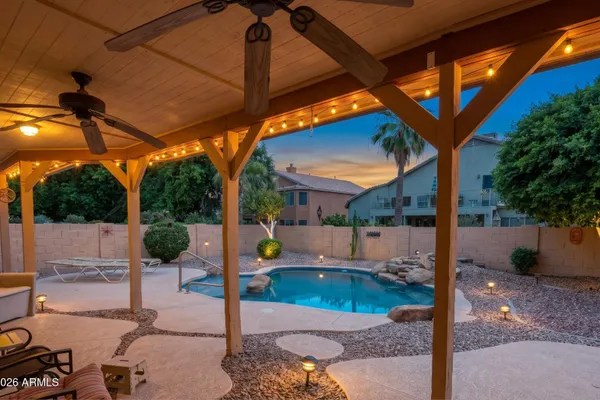 433 W DESERT AVE