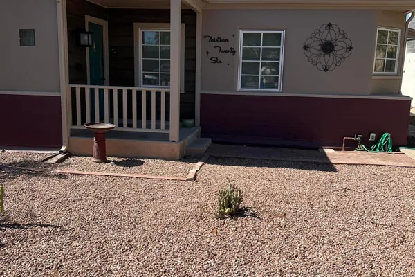 1326 E CORONADO RD