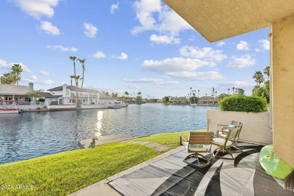 1438 W CORAL REEF DR