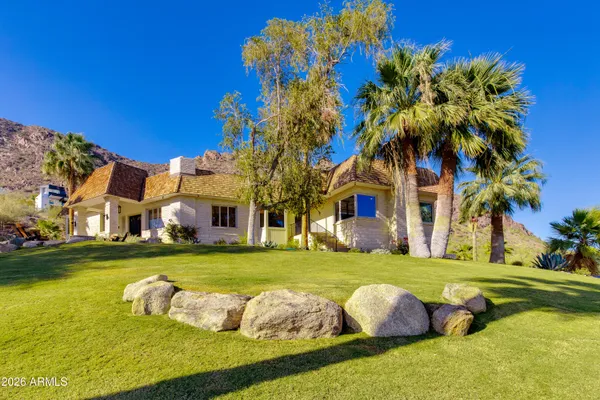 5654 E MESQUITE LN