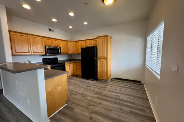 510 W UNIVERSITY DR 208