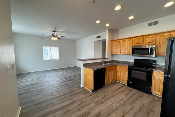 510 W UNIVERSITY DR 208