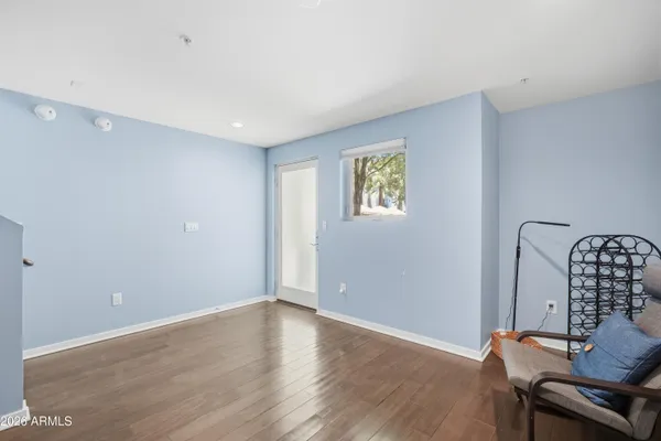 525 W LAKESIDE DR 124