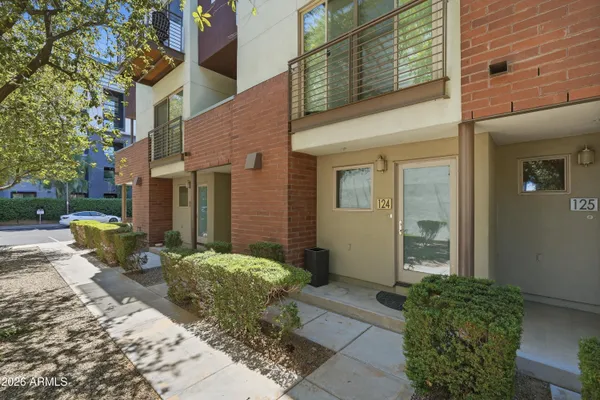 525 W LAKESIDE DR 124