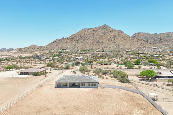 5762 W SUN DANCE DR