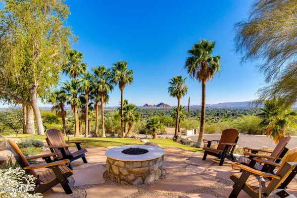 5654 E MESQUITE LN