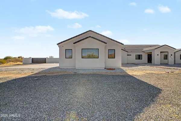 8236 N CALLE HERMOSA CIR