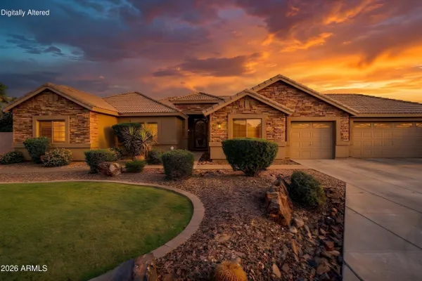 4335 E FOX CIR