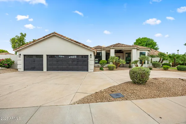 10205 E CORRINE DR