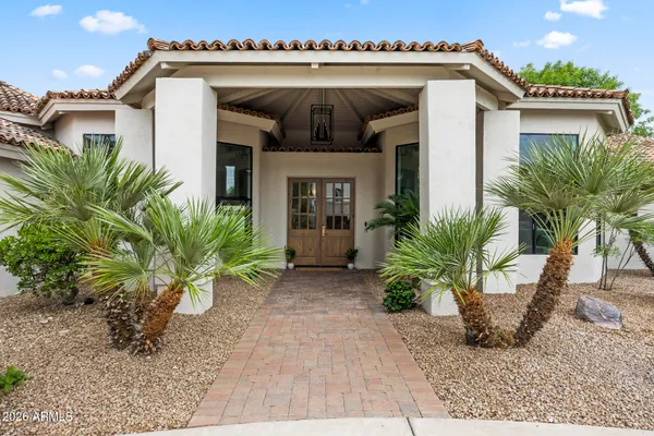 10205 E CORRINE DR