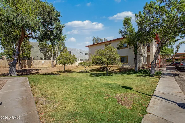 510 W UNIVERSITY DR 202