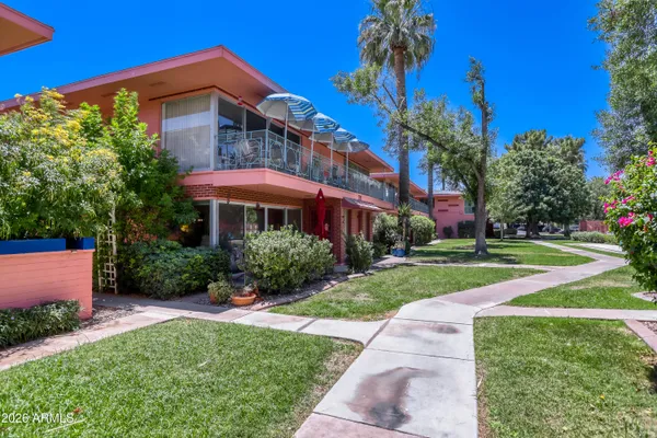 170 E CORONADO RD 63