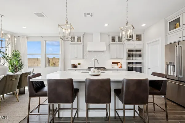 51 W WINDSOR DR