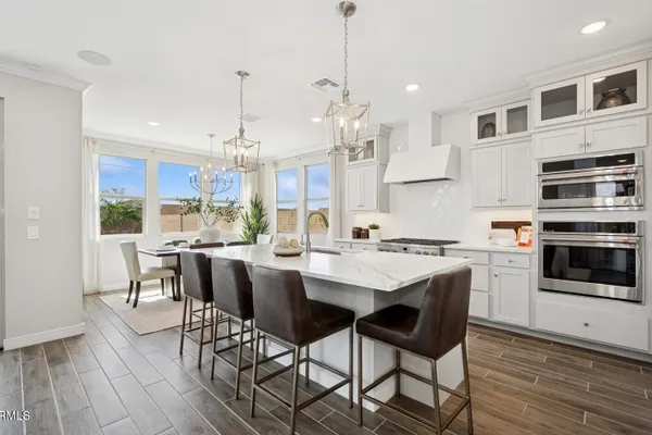 51 W WINDSOR DR