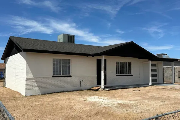 1542 W CARSON RD