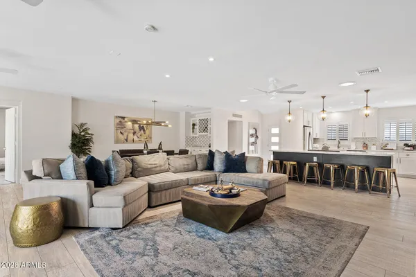 6905 E MARIPOSA DR