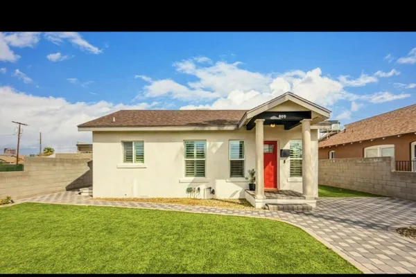 809 N 11TH AVE