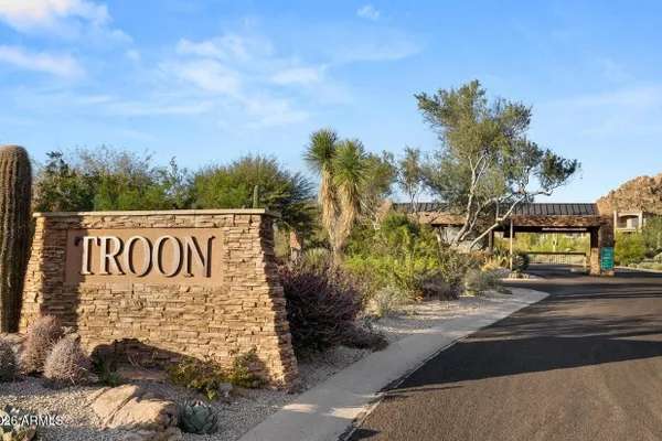 25150 N WINDY WALK DR 14