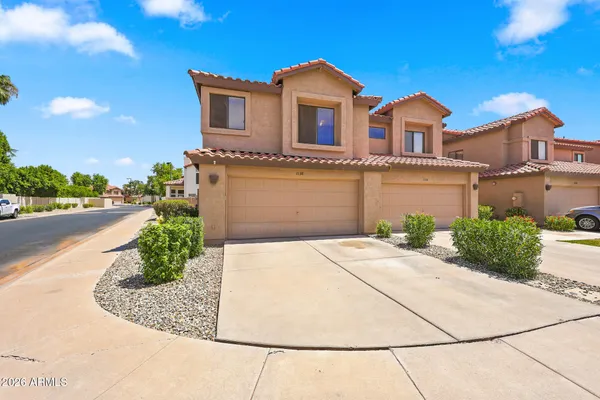 1138 W MANGO DR