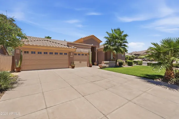7458 E MARIPOSA GRANDE DR