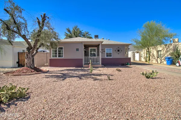 1326 E CORONADO RD