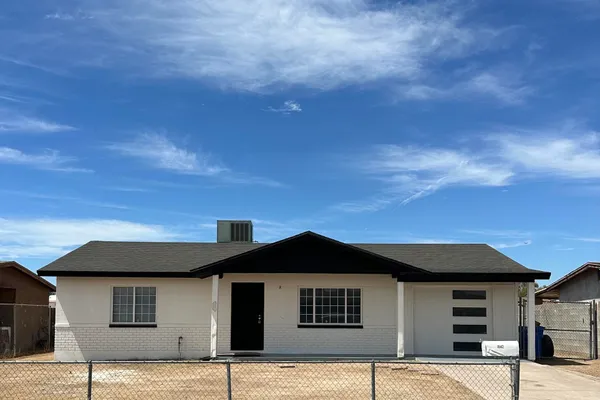 1542 W CARSON RD