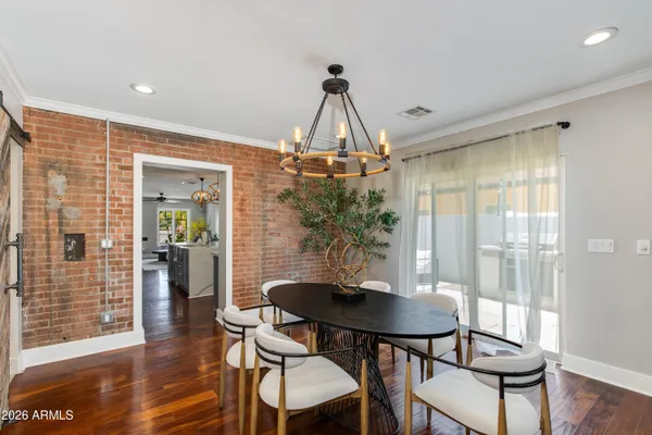 1123 E CORONADO RD