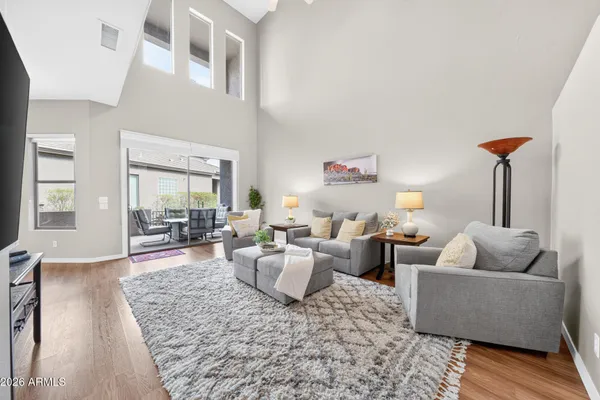 10109 E DINOSAUR RIDGE RD