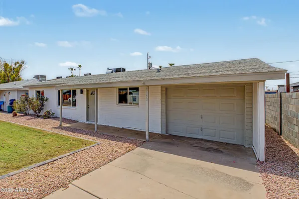 3152 N 24TH DR
