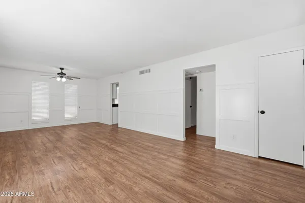 231 N ROBSON -- 7