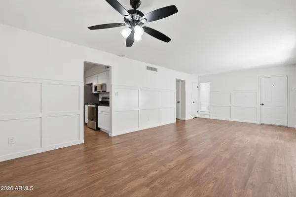 231 N ROBSON -- 7
