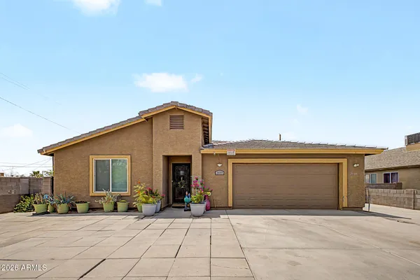 1939 E ENCINAS LN