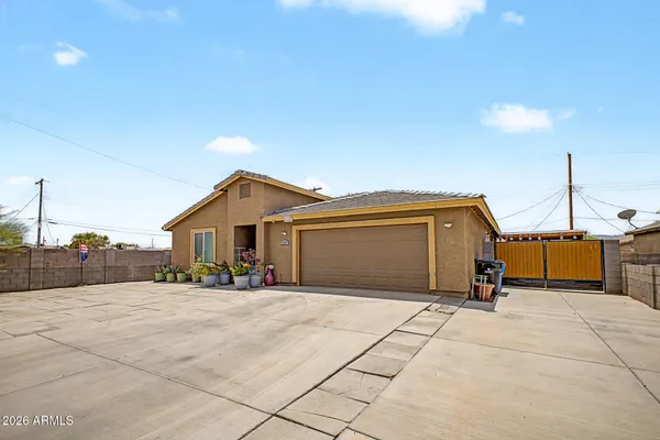 1939 E ENCINAS LN