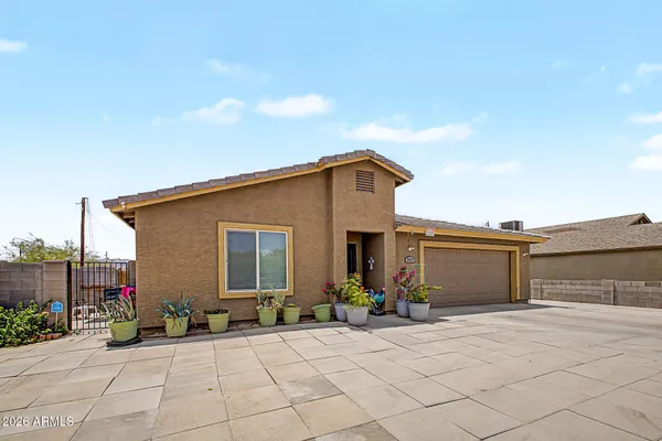 1939 E ENCINAS LN