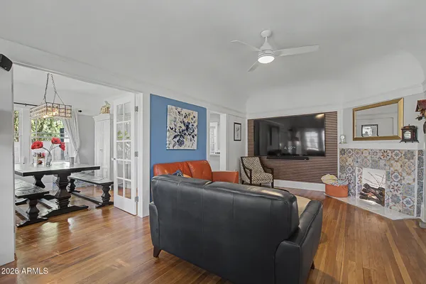 115 W GRANADA RD