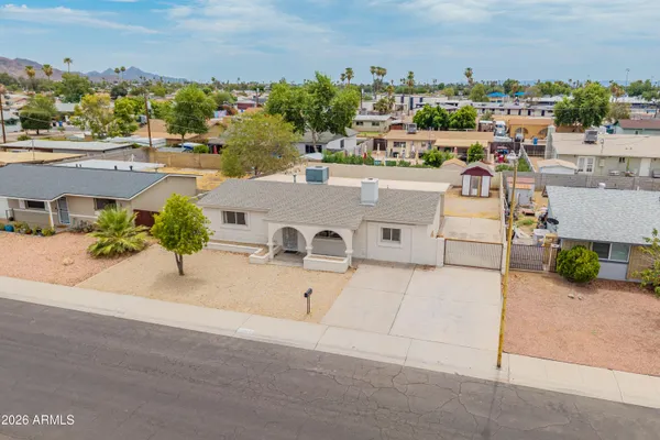 3313 W PERSHING AVE